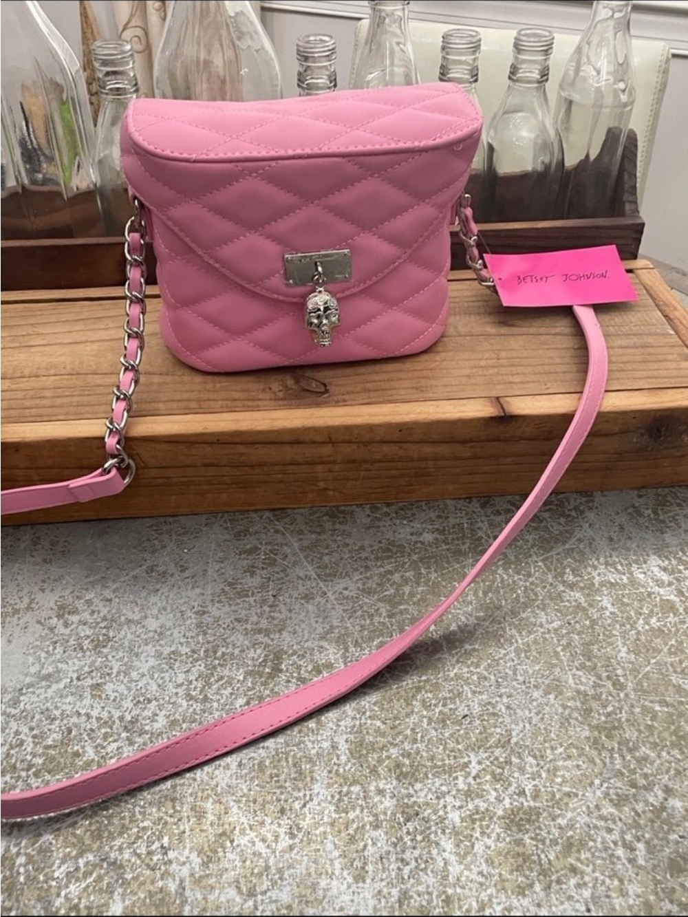 Betsey Johnson Pink Quilted FAUX LEATHER Crossbody w/ Skull Charm &?Chain Strap